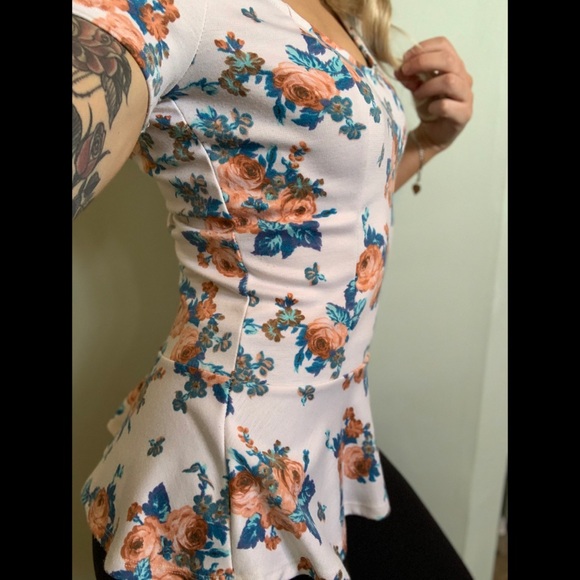 Small, Kirra, vintage floral print peplum top - Picture 4 of 10